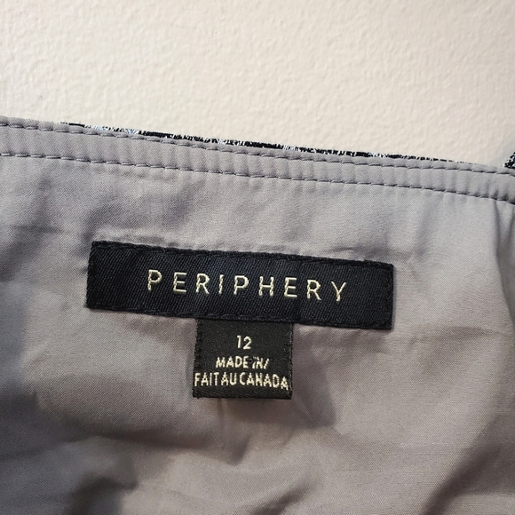 Periphery - Made in Canada - Snake Print Crop Top - Size 12 - Picture 2 of 6